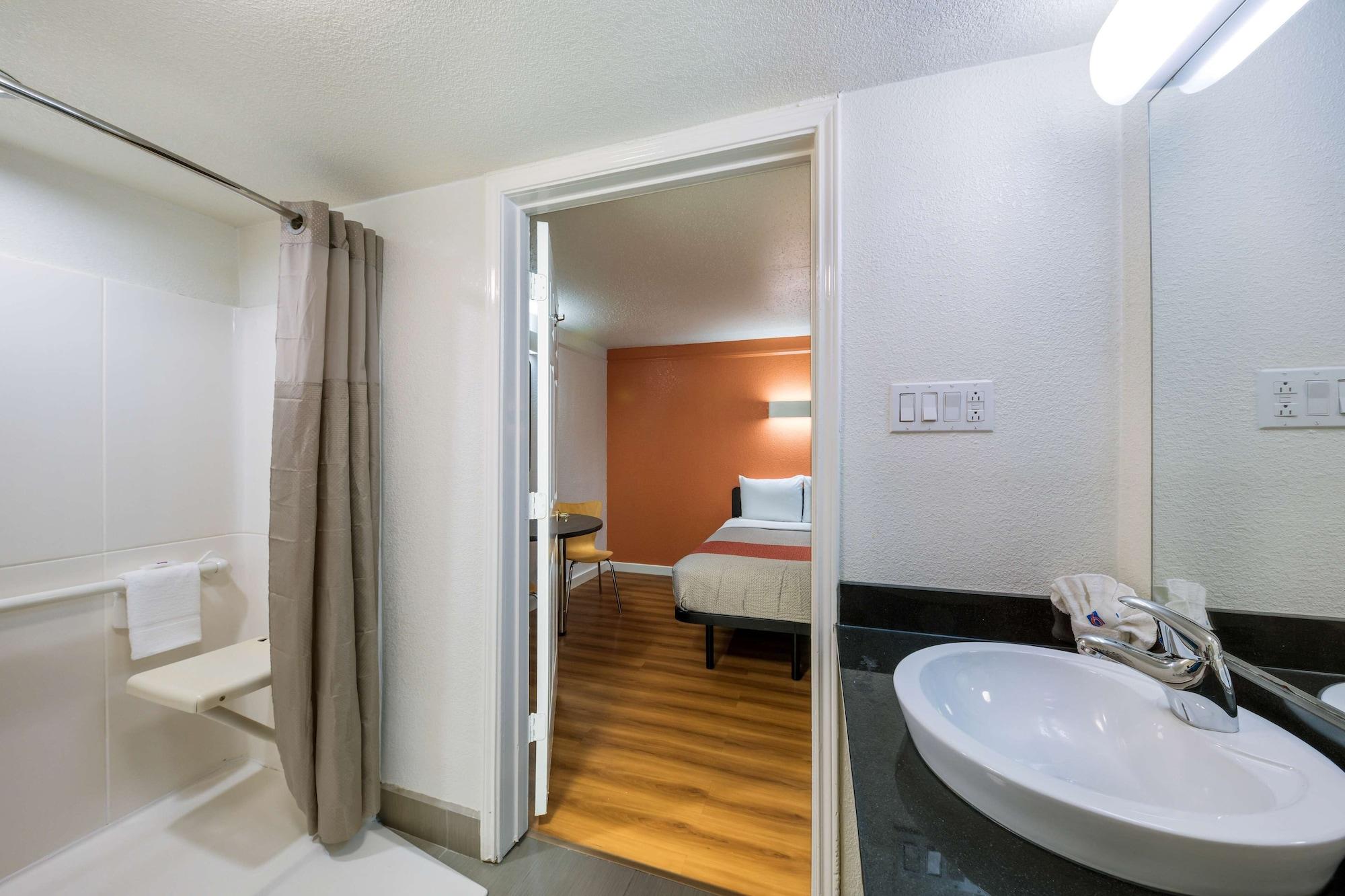 Motel 6-Dallas, Tx - Farmers Branch Extérieur photo